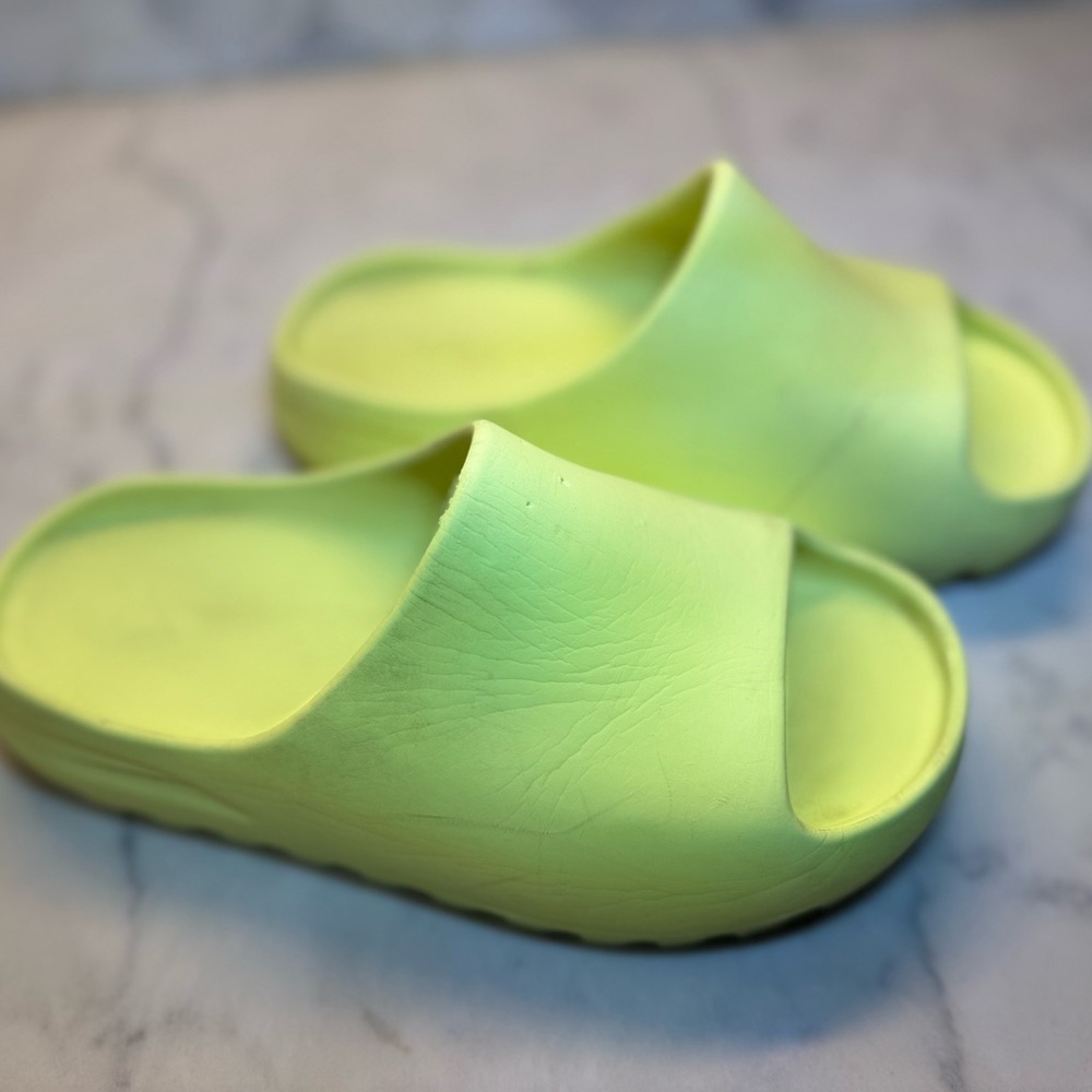 Yeezy Kids Slides